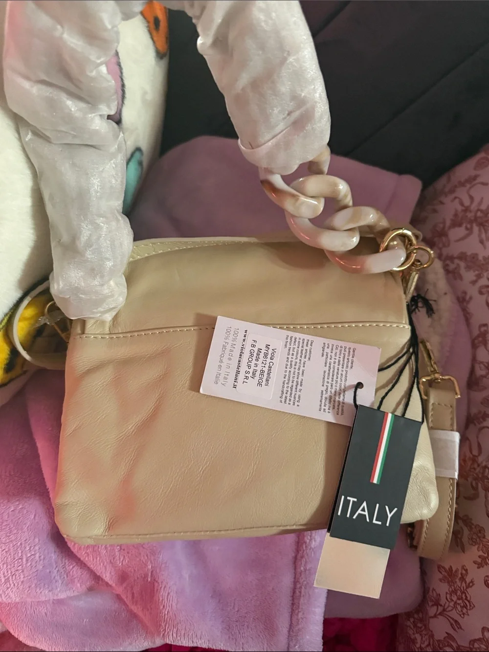 Viola Castellani elegant cream